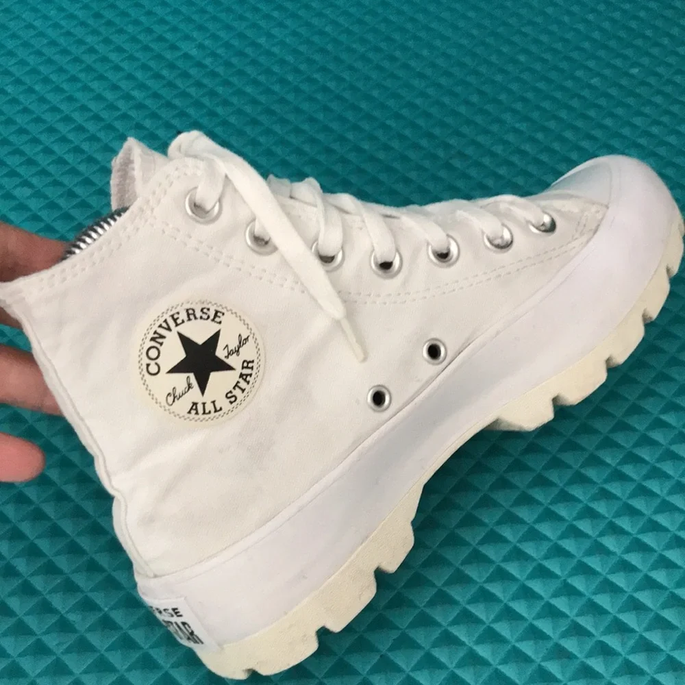 CONVERSE  Women Chuck Taylor All Star High Top Lugged Casual Sneakers | 5.5